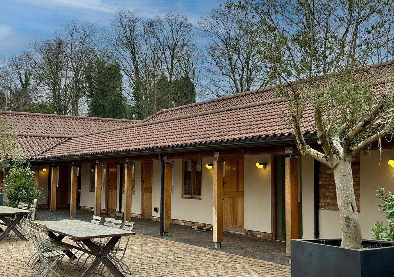 Hotel The Ridings At Theobalds Park Goff's Oak Exterior foto